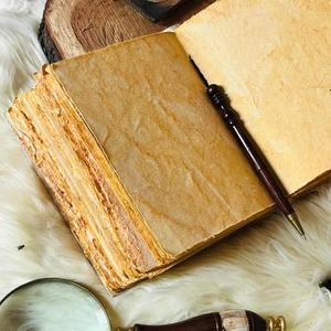 Ce magnifique journal en cuir fait à la main présente un superbe design Arbre de vie contre un ciel nocturne de rêve avec des étoiles la lune - Product Image 4