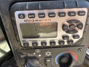 Chargeuse compacte diesel Takeuchi TL12V2 2020 avec moteur Kubota, boîte de vitesses et roulements Eaton haute efficacité - Product Image 2