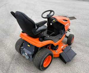 Tracteur tondeuse Kubota T2290 21 CV 2019 neuf/occasion, faible entretien, avec poignée télescopique et direction par glissement - Product Image 4