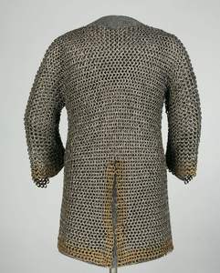 Armadura de Cota de Malla Metálica Hecha a Mano con Etiqueta Privada para una Experiencia Medieval Auténtica Mediante Técnicas Artesanales Tradicionales - Product Image 1