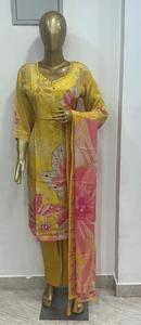 Conjunto de Kurta de 3 piezas con estampado floral de algodón puro, ligero y elegante para chicas de oficina universitaria con decoración de estilo dulce - Product Image 3