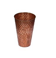 Authentique verre à eau en cuivre indien avec un design sans couture et une grande brillance pour un usage quotidien ou des rituels culturels