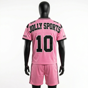 Conjunto de camiseta y pantalones cortos de fútbol de malla de poliéster premium de 180 GSM, paneles rosas y negros en los hombros, logotipo personalizado, conjunto corto para hombre - Product Image 4
