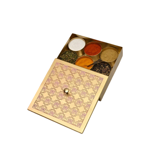 Caja de especias Masala Dabba de latón con tapa grabada con motivos florales, contenedor de almacenamiento de cocina hecho a mano con tapa, contenedores interiores y caja para especias - Product Image 4