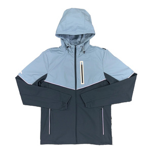 Veste coupe-vent ultralégère personnalisée OEM pour hommes pour les activités de plein air imperméable randonnée et course coupe-vent poche poitrine zippée - Product Image 1