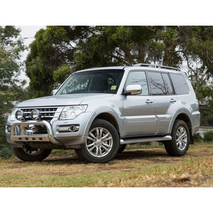 Jantes en alliage Mit-subishi Pajero usagées propres et entièrement entretenues, phares antibrouillard et confort intérieur haut de gamme - Product Image 1