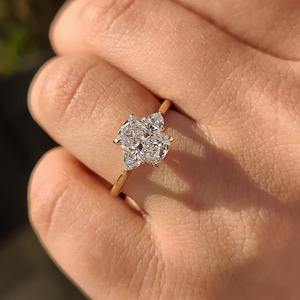 Anillo de Compromiso de Lujo con Corte Alargado Tipo Cojín o Trillón, Cultivado en Laboratorio, Certificado por IGI, de 2.00-5.00 Quilates, con Engaste Catedral en Oro de 10K/14K/18K - Product Image 3