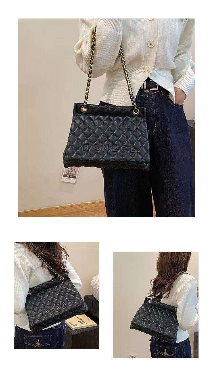 ตารางเล็กสีดำ