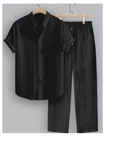 Conjunto de 2 piezas a rayas de color sólido de verano para hombre, pantalones con cordón de cuello levantado de moda informal perfectos para vacaciones en la playa - Product Image 2