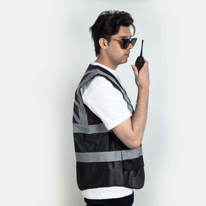 Gilet réfléchissant de sport haute visibilité avec impression de logo personnalisé, tissu en maille imperméable et éclairage LED - Product Image 6