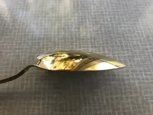 Elégante cuillère de mariage de l'Inde avec revêtement en or PVD Triangle, parfaite pour les ustensiles de cuisine, les desserts et les tables. - Product Image 3