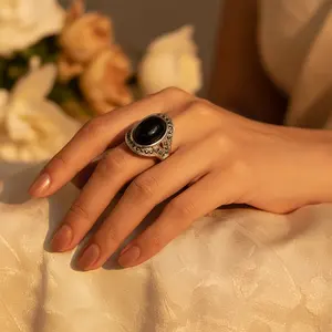 Anillo de Moda de Ónice Negro para Mujer en Plata 925 - Product Image 2