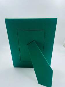 Marco de Fotos de Madera Moderno Hecho a Mano de Lujo, con Cuentas Bordadas, Diseño Ligero y Duradero, Orientación Vertical Personalizable - Product Image 3