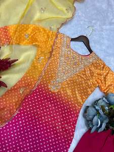 Presentando el nuevo diseñador Party Wear Pure Chinon Silk Hermosa impresión digital y bordado Top y pantalón de trabajo con Dupatta - Product Image 3