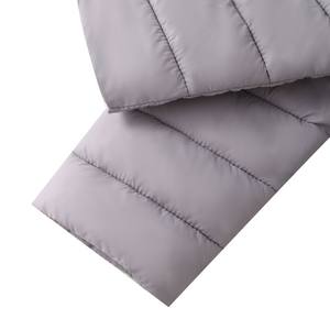 معطف عازل خفيف للنساء للظروف الباردة الخفيفة، بتصميم أزرار - Product Image 3