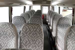 รถมือสองราคาประหยัด ปี 2022 22 ที่นั่ง ขับเคลื่อนสี่ล้อ เบาะหนัง ภายในสีเข้ม - Product Image 4