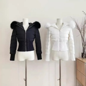 Chaqueta corta de plumón de ganso blanco para mujer de piel de zorro auténtica de invierno 2024 - Product Image 1