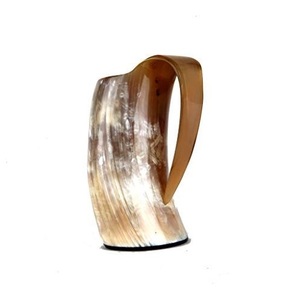 Taza de cuerno para beber Taza de café con base de madera Cuerno vikingo con pulido brillante hecho a mano - Product Image 5