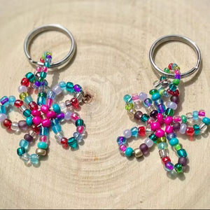 Porte-clés fleur perlé - Product Image 1