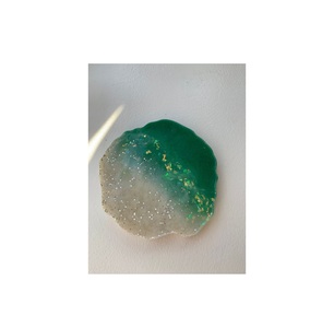 Sous-verre en résine transparente avec fleurs séchées, rehaussant l'esthétique de la table, idéal pour les salles à manger, les cafés et les restaurants. - Product Image 5