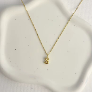 Summer Essential Moonriver Collier ras du cou en acier inoxydable pour femmes avec design en S Chaîne de perles de style simple - Product Image 1