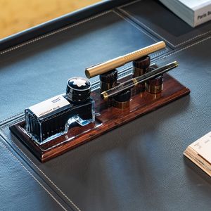 Cendrier artisanal en bois élégant et fonctionnel pour fumeurs - Product Image 1