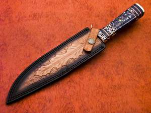 Couteau Bowie en acier Damas personnalisable OEM fait à la main avec manche en résine turquoise et étui en cuir à motif torsadé pour EDC - Product Image 4