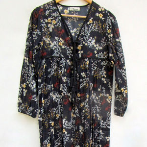 Style unique belle robe noire à manches longues pour les femmes avec un tissu de qualité supérieure pour les vêtements décontractés formels à la vente en gros - Product Image 1