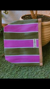 Fourre-tout de plage de voyage rayé écologique personnalisé fermeture à glissière réutilisable avec étiquette de logo sac de toilette cosmétique en nylon recyclé - Product Image 5