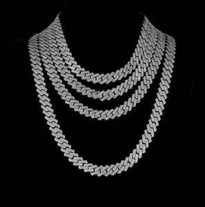 Pendentif chaîne cubaine Moissanite 13MM et breloque en or blanc avec diamant Prong Set Unique Jewelry Design - Product Image 4