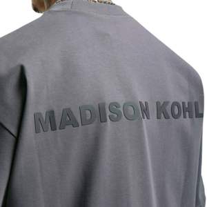 T-shirt surdimensionné Core gris 300 GSM Jersey de coton de poids moyen Coupe décontractée Boxy Épaule tombante Cou côtelé Streetwear de luxe - Product Image 3