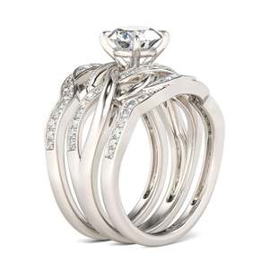 แหวนเงินแท้ชุบทองคำเจลิยาประดับเพชรทรงกลม - Product Image 3