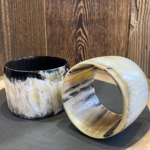 Brazalete de cuerno de aspecto antiguo de calidad de exportación Pulsera artesanal tradicional para regalar Ropa festiva y colección disponible al mejor precio - Product Image 1