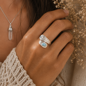 Anillo envolvente martillado de aguamarina y piedra lunar con gemas azules y moradas púrpuras, plata de ley 925, piedras de nacimiento de marzo y junio - Product Image 1