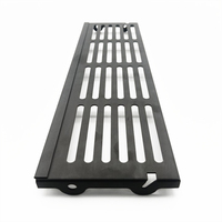Grille de ventilation en acier découpée au laser, sur mesure, en tôle métallique thermolaquée bleue, avec fentes de ventilation