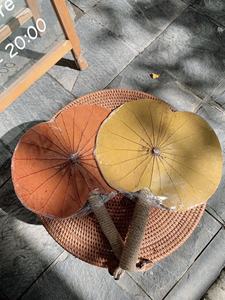 พัดลมมือใบบัวงานฝีมือจากธรรมชาติ - Product Image 2