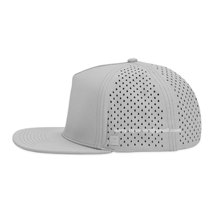 Sombrero en blanco de color sólido personalizado, gorras Snapback de ala plana de 5 paneles, sombrero impermeable de rendimiento, gorra de poliéster con agujero perforado cortado con láser - Product Image 3