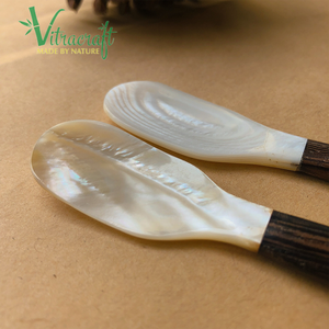 Cuchara artesanal premium. Hecho de nácar mezclado con madera natural Perfecto para servir Caviar Premium Tamaño 11cm - Product Image 5