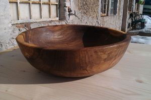 Cuenco redondo de madera de diseño clásico hecho a mano con acabado natural para ensalada y frutero para vajilla personalizable - Product Image 2