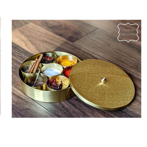 ที่ใส่เครื่องเทศและสมุนไพรทองเหลืองกล่องเครื่องเทศโลหะพร้อมที่ใส่ของ dabba - Product Image 2