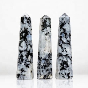 หอคอยอัญมณีแกะสลักหินมูนสโตนสีรุ้งประดับคริสตัลสีขาวอาเกตฮวงจุ้ย Jembo Chakra - Product Image 1