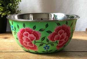 Bols élégants en acier brillant avec courbes artistiques et larges bords pour une utilisation élégante dans la cuisine et la salle à manger - Product Image 6