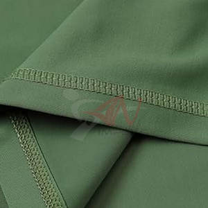 Rashguard élégant à manches courtes en tissu extensible doux pour l'entraînement, le surf et les sports de plein air - Product Image 6