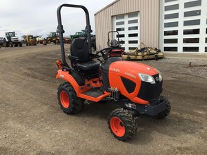 Tracteur agricole compact Kubota BX2680 4 roues motrices, machine agricole - Product Image 6