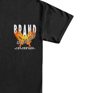 Camiseta de Manga Corta Negra para Hombre de Alta Calidad con Estampado de Logotipo de Llama, Cuello Redondo, Algodón, Corte Regular, Diseño Frontal - Product Image 5