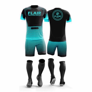Kits de football rétro conçus sur mesure Uniformes de maillot de football de haute qualité pour hommes et enfants Ensembles de hauts à la mode avec service OEM - Product Image 6