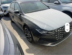 Hyundai Azera 2024 d'occasion, faible kilométrage, prix le plus élevé - Product Image 1