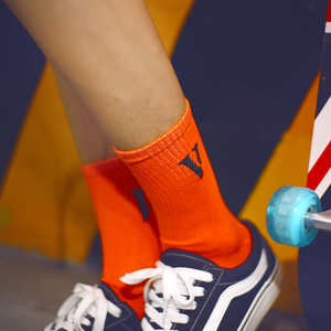 OEM Designer Casual Jacquard Tricoté Lettre Personnalisé Sports Chaussettes Éponge Hommes Haute Qualité Crew Coton Drôle Logo Pas de quantité minimale de commande En Gros - Product Image 3