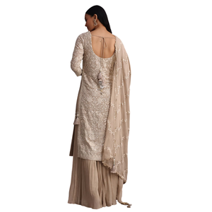 Ensemble Lucknowi Kurta beige avec palazzo évasé et Resham travail Dupatta vente en gros de vêtements ethniques OEM pour femmes fournisseur d'usine personnalisé - Product Image 5