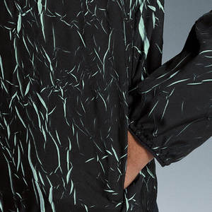 Chaqueta cortavientos Softshell personalizable para mujer, resistente al viento, duradera, tiras reflectantes, OEM/ODM disponible - Product Image 5